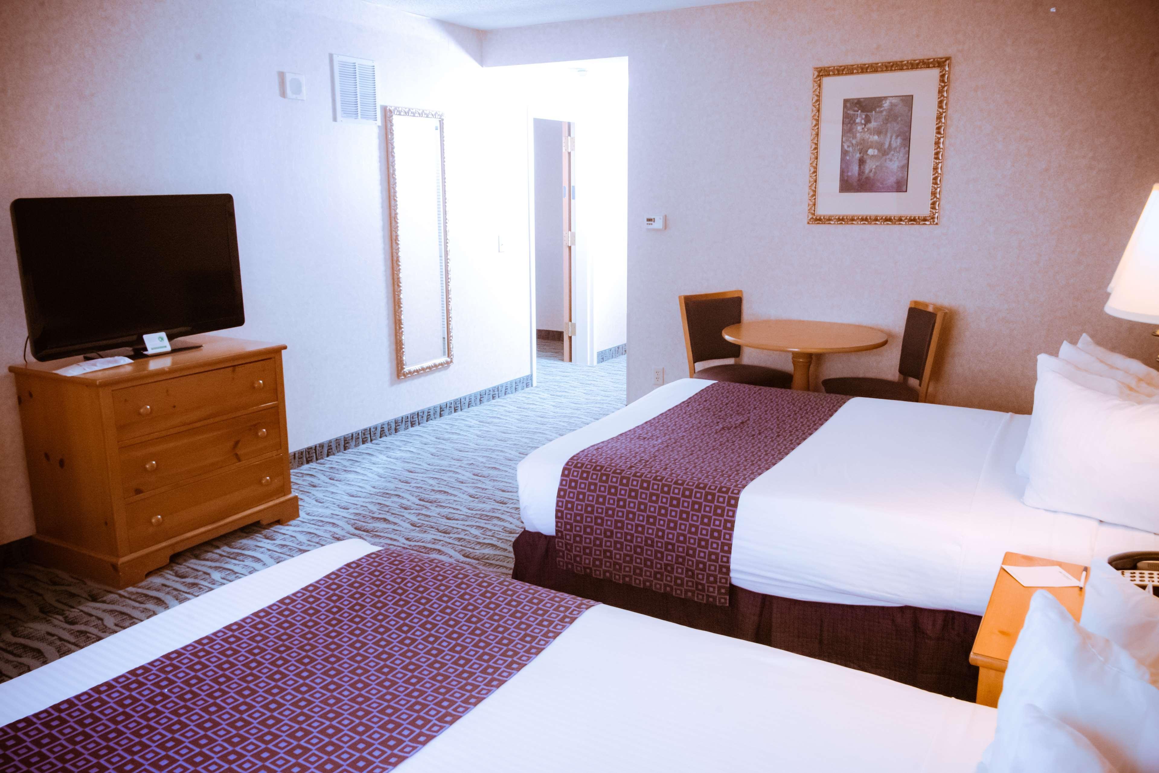 Best Western Plus Executive Court Inn & Conference Center Манчестър Екстериор снимка