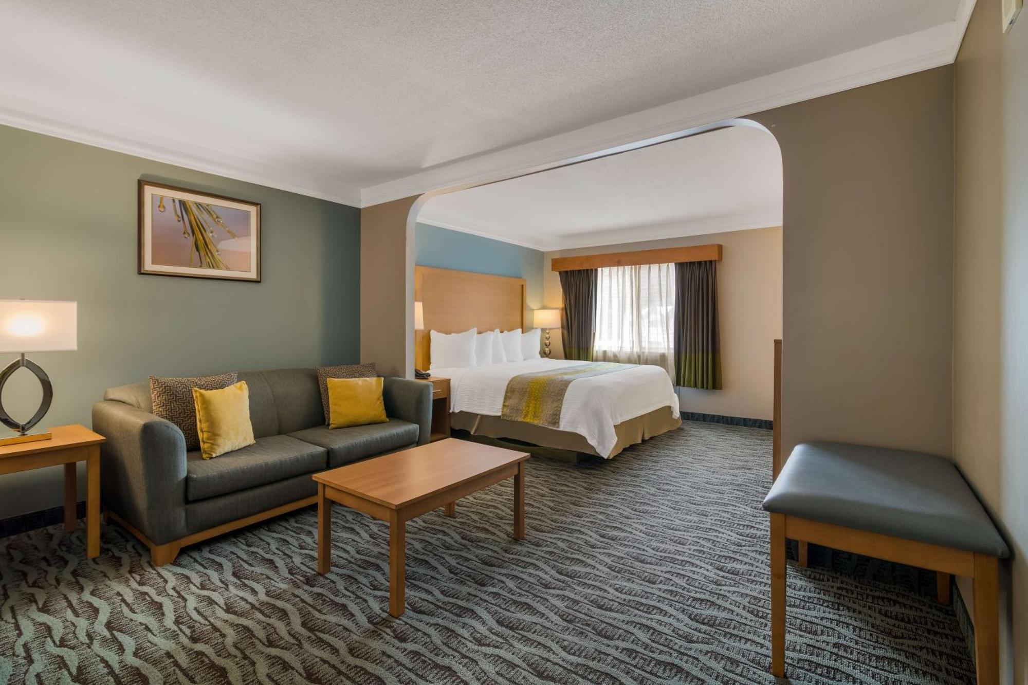 Best Western Plus Executive Court Inn & Conference Center Манчестър Екстериор снимка