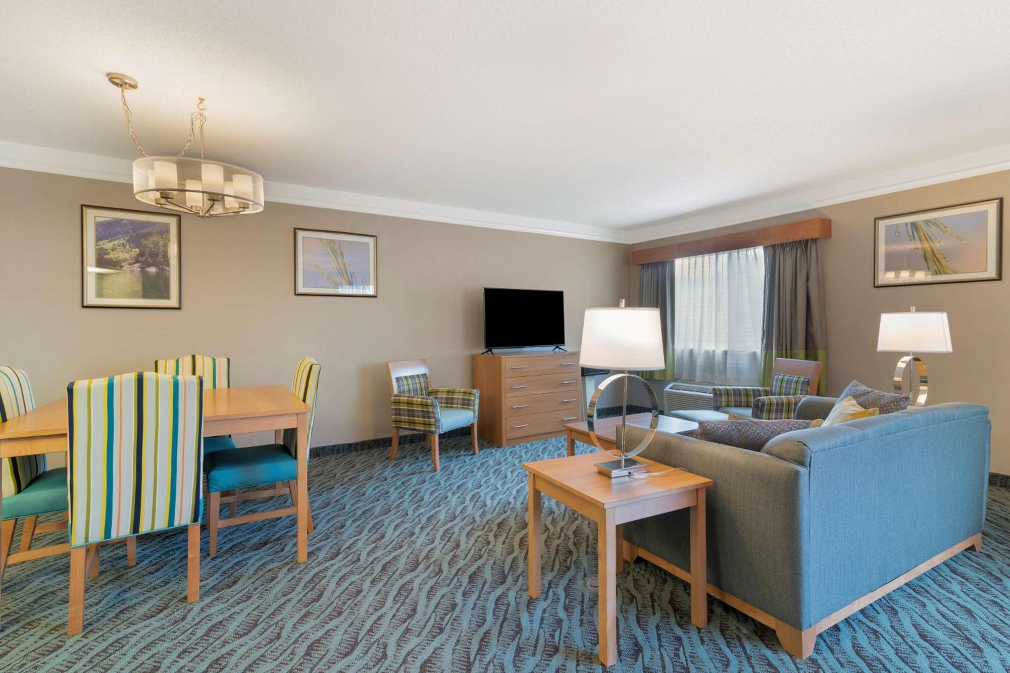 Best Western Plus Executive Court Inn & Conference Center Манчестър Екстериор снимка